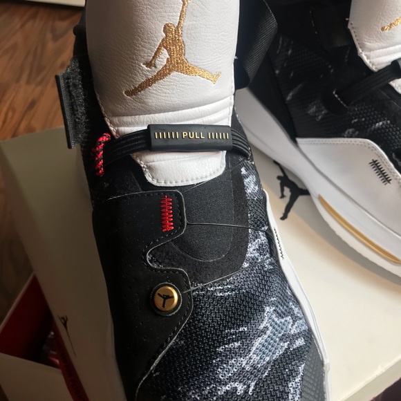 Michael Jordan’s Flight shoes main image 5